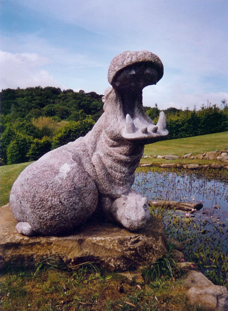 hippopotame sculpture granit paradiso
